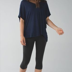 Lululemon In the Flow Crop legging sz 6 Black like new